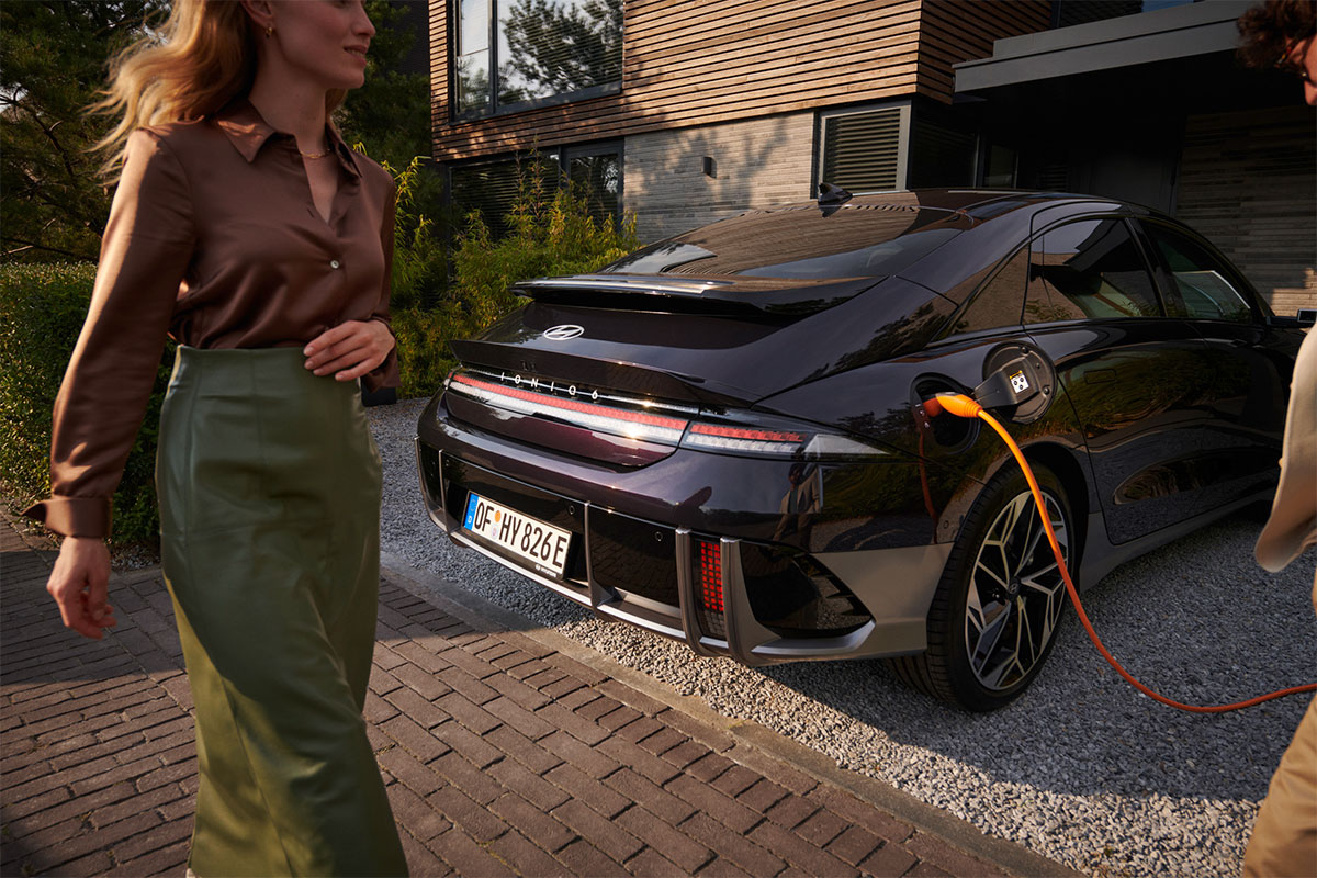 La fonction Plug & Charge, associée à Charge myHyundai, rend la recharge des VE plus pratique et plus sûre